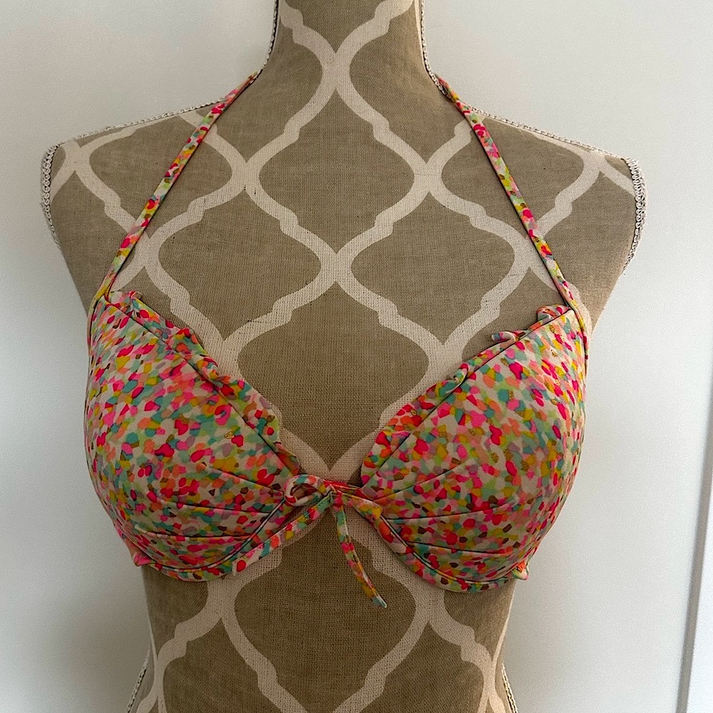 Victoria secret great condition bikini top